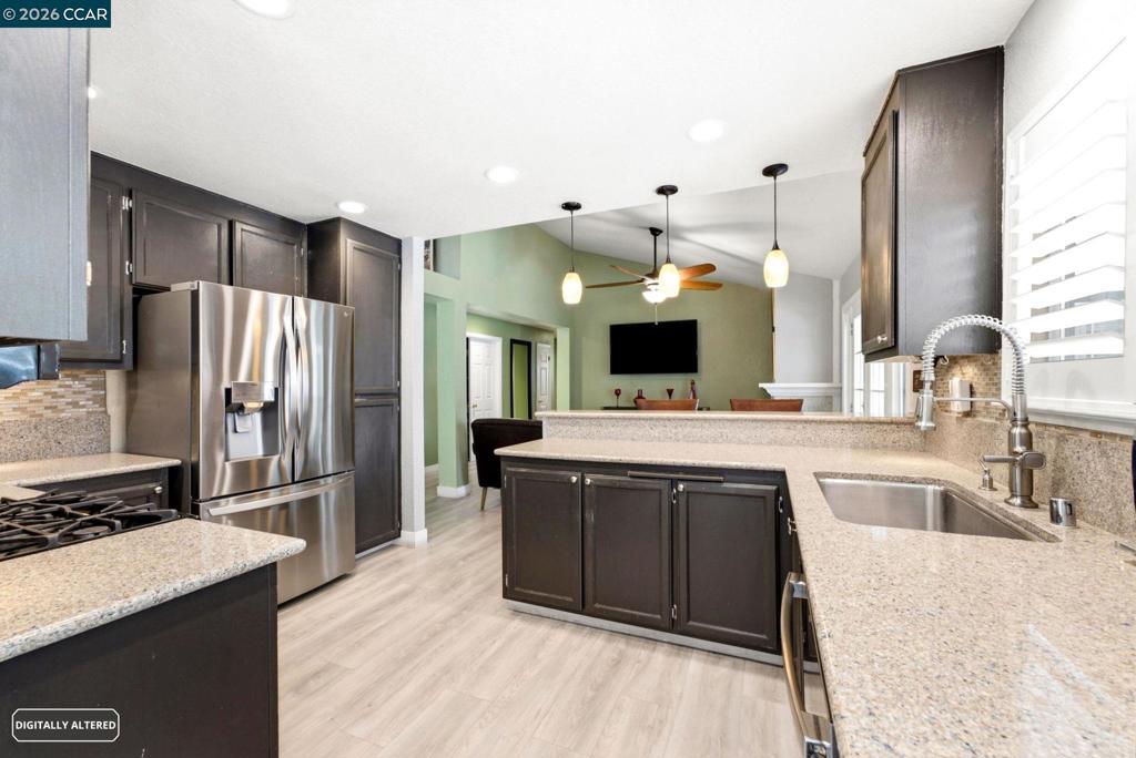 2900 Candleberry Way Property Photo 17
