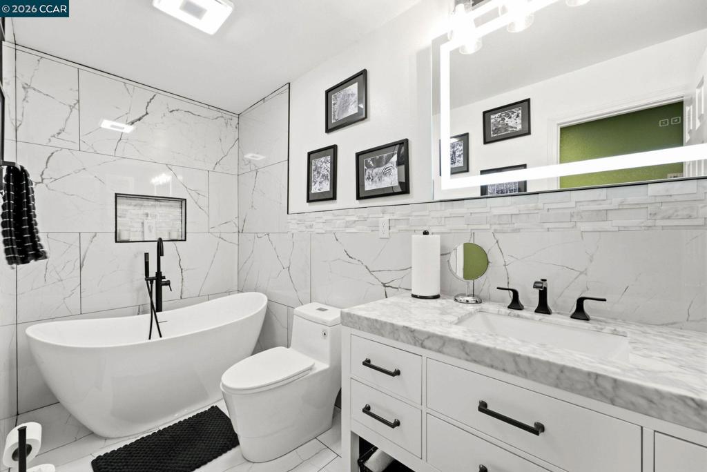 2900 Candleberry Way Property Photo 39