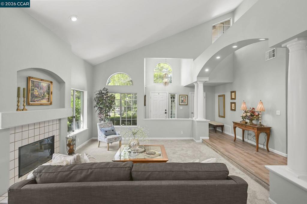 421 Stoneybrook Ct Property Photo 6