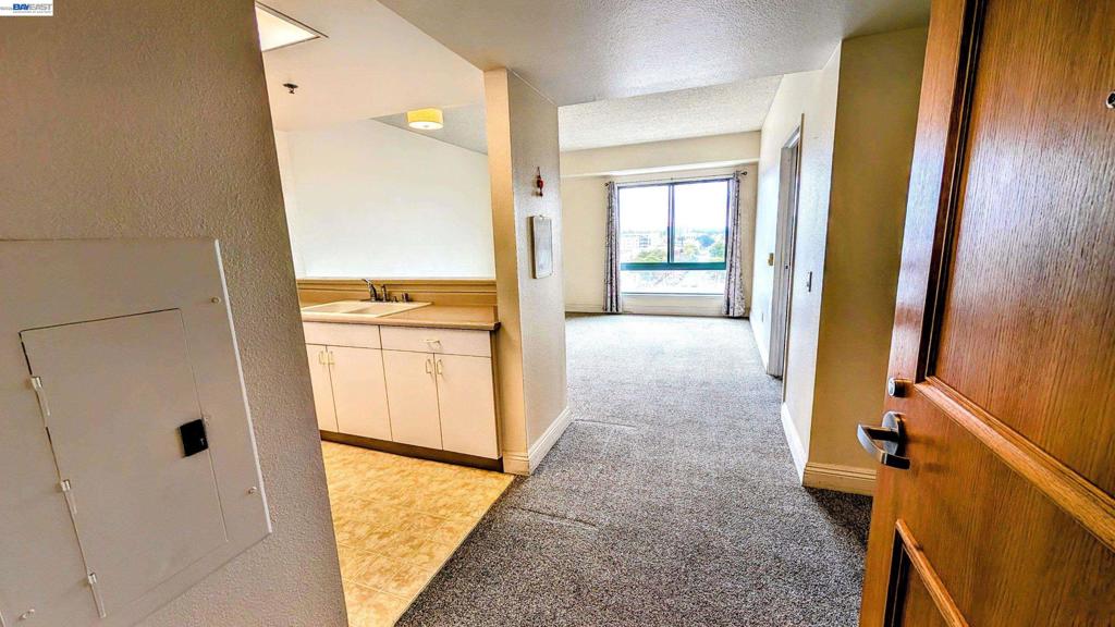 989 Webster St 645 Property Photo 5
