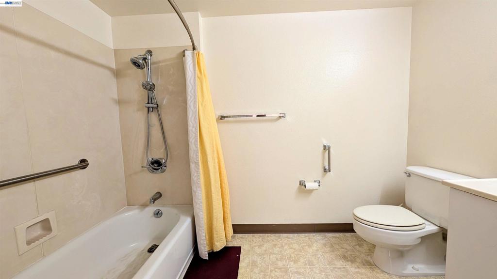989 Webster St 645 Property Photo 17