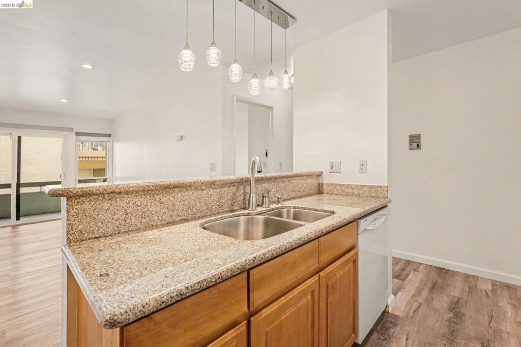 651 Oakland Ave 2d Property Photo 15
