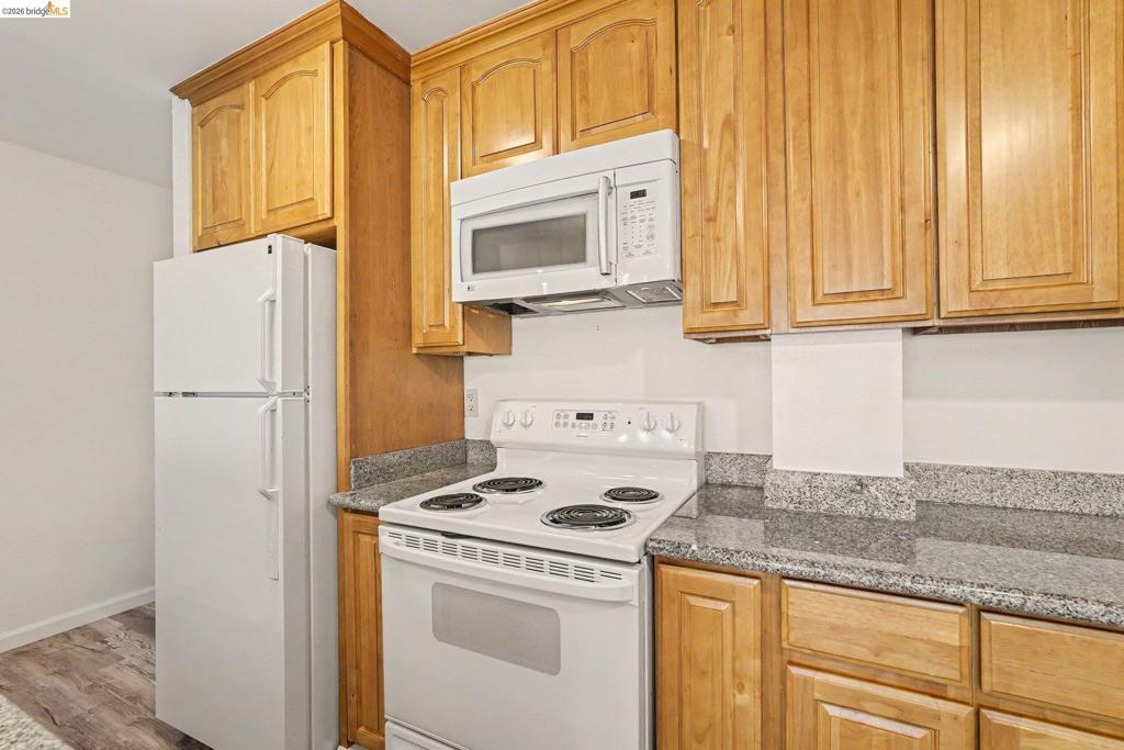651 Oakland Ave 2d Property Photo 16