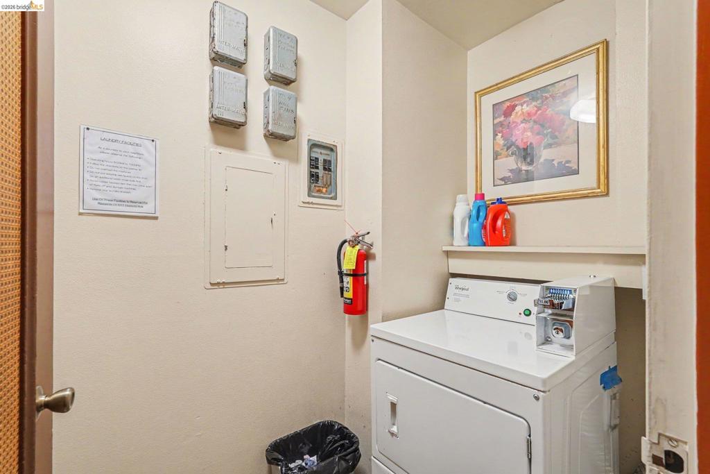 651 Oakland Ave 2d Property Photo 21