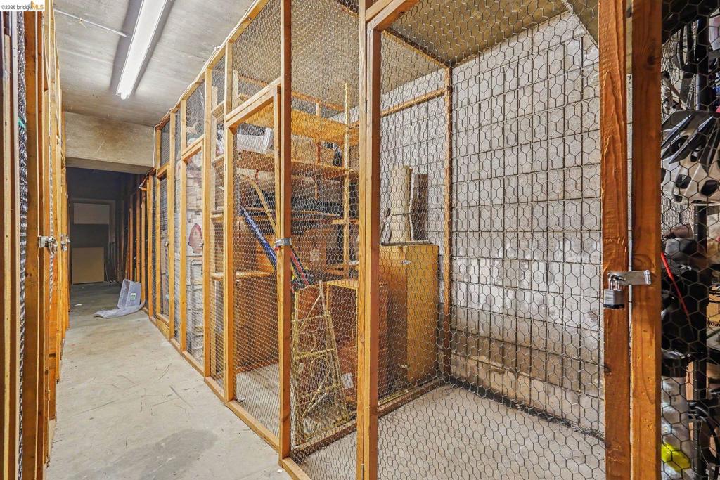 651 Oakland Ave 2d Property Photo 22
