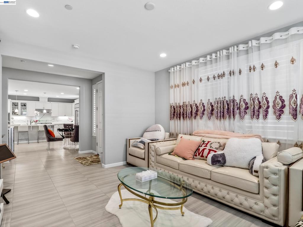 5030 Brook Valley Loop Property Photo 4