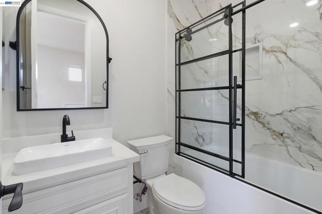 2200 Lotus Way Property Photo 33