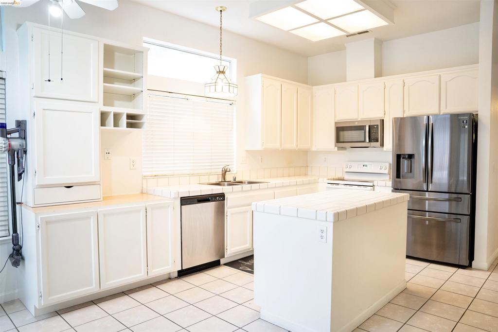 4808 Pineview Way Property Photo 4