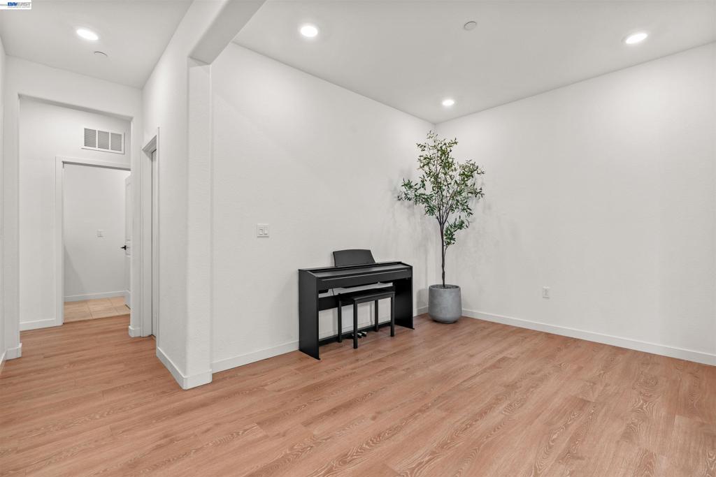 1018 Shearwater Rd. Property Photo 6