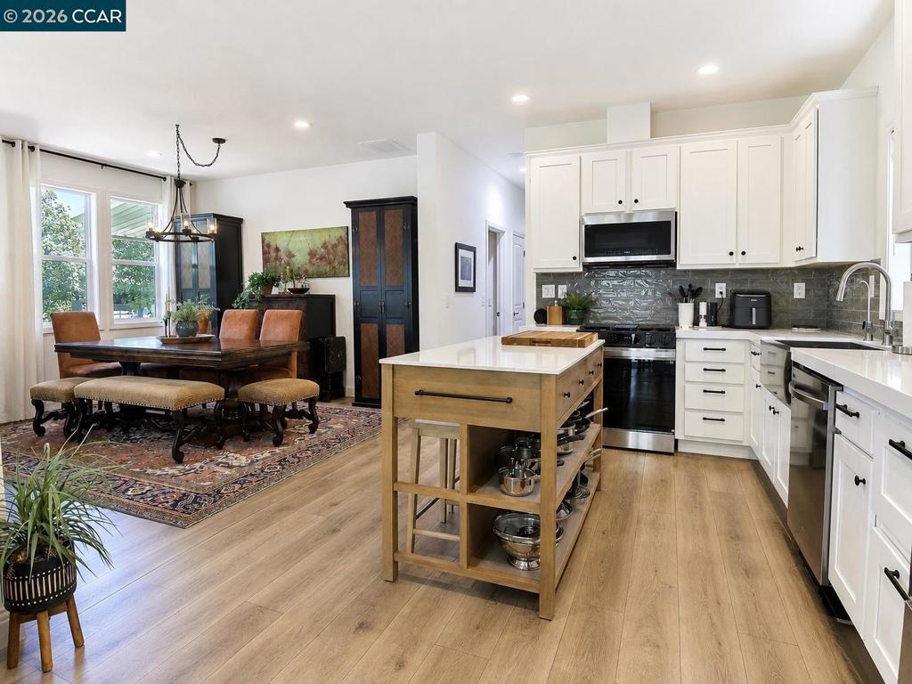 247 Quarter Circle Property Photo 5