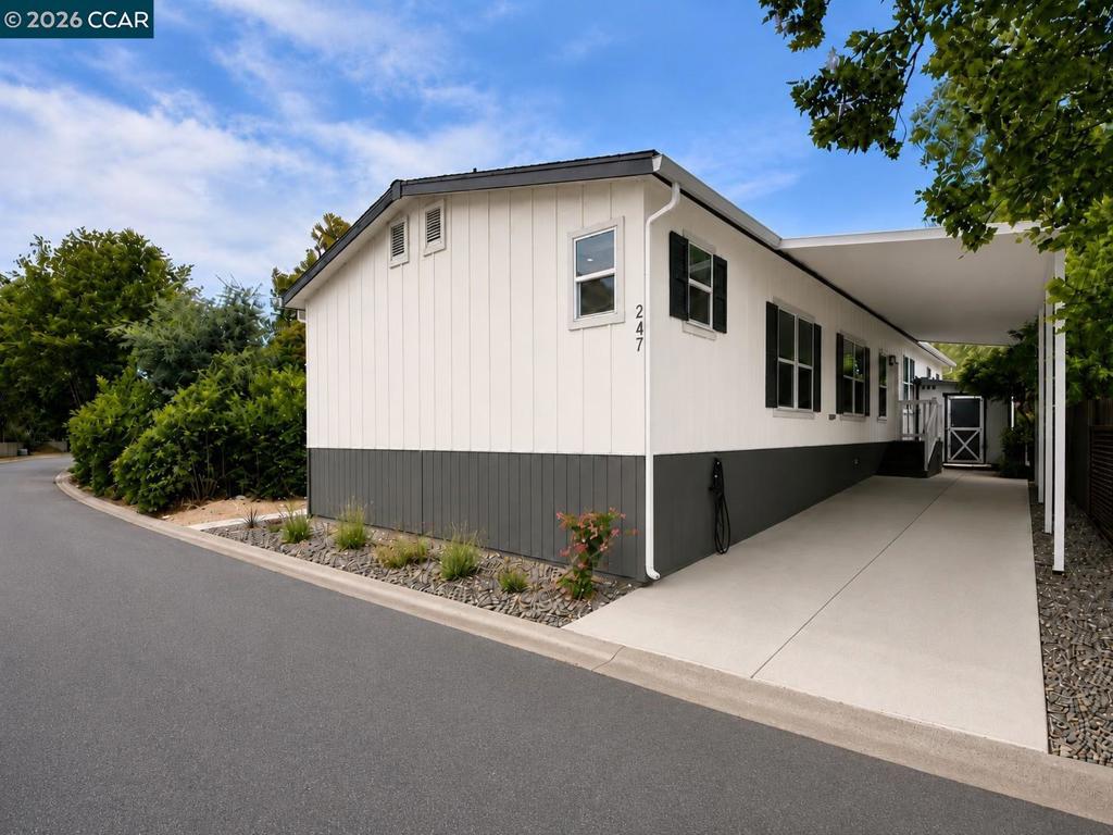247 Quarter Circle Property Photo 23