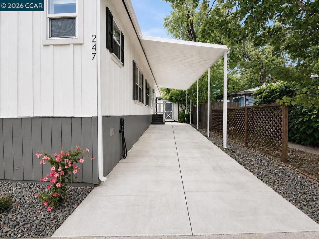 247 Quarter Circle Property Photo 24