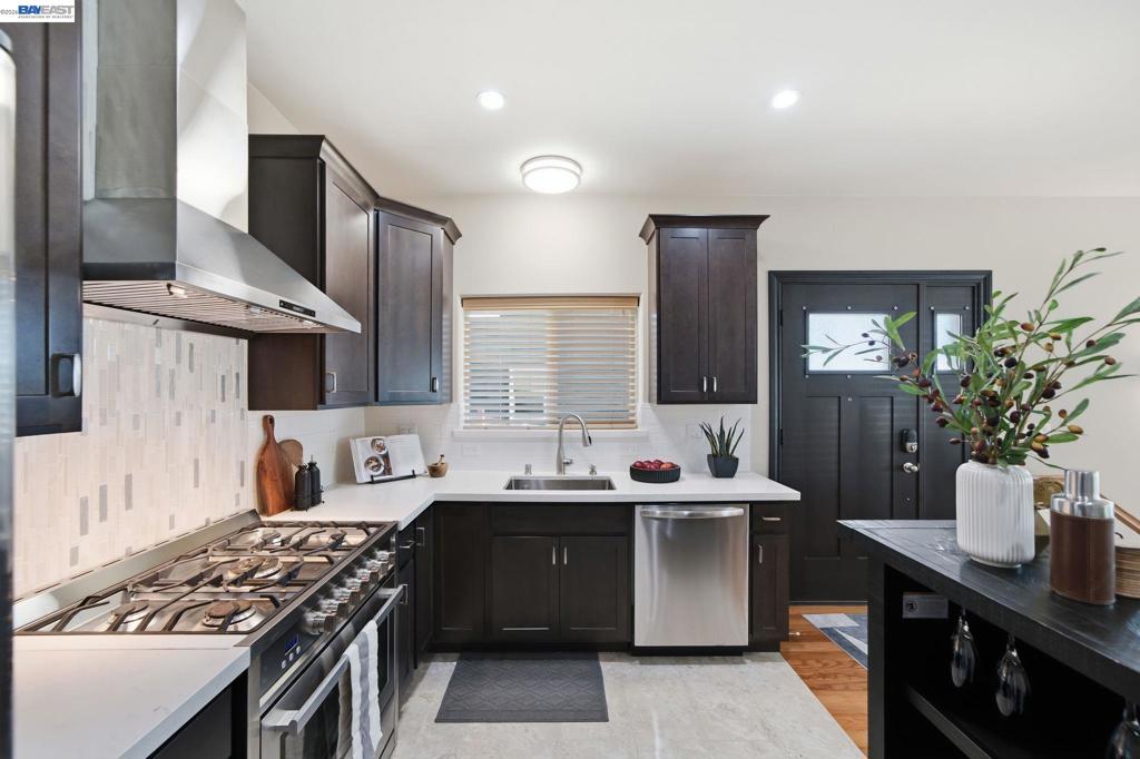 17208 President Dr Property Photo 16