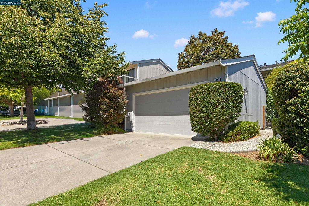 1085 Camino Verde Cir