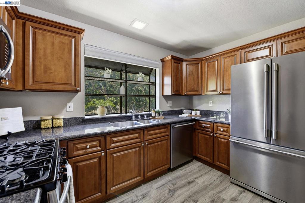 37200 Meadowbrook Cmn 203 Property Photo 8