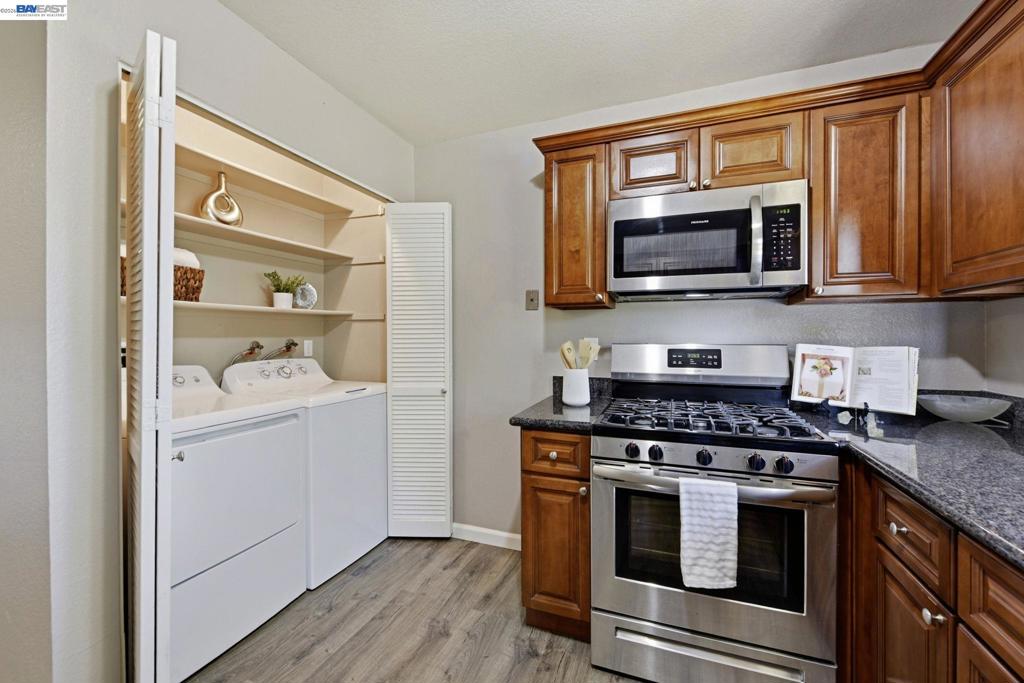 37200 Meadowbrook Cmn 203 Property Photo 10