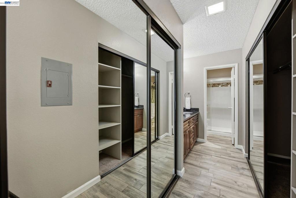 37200 Meadowbrook Cmn 203 Property Photo 20