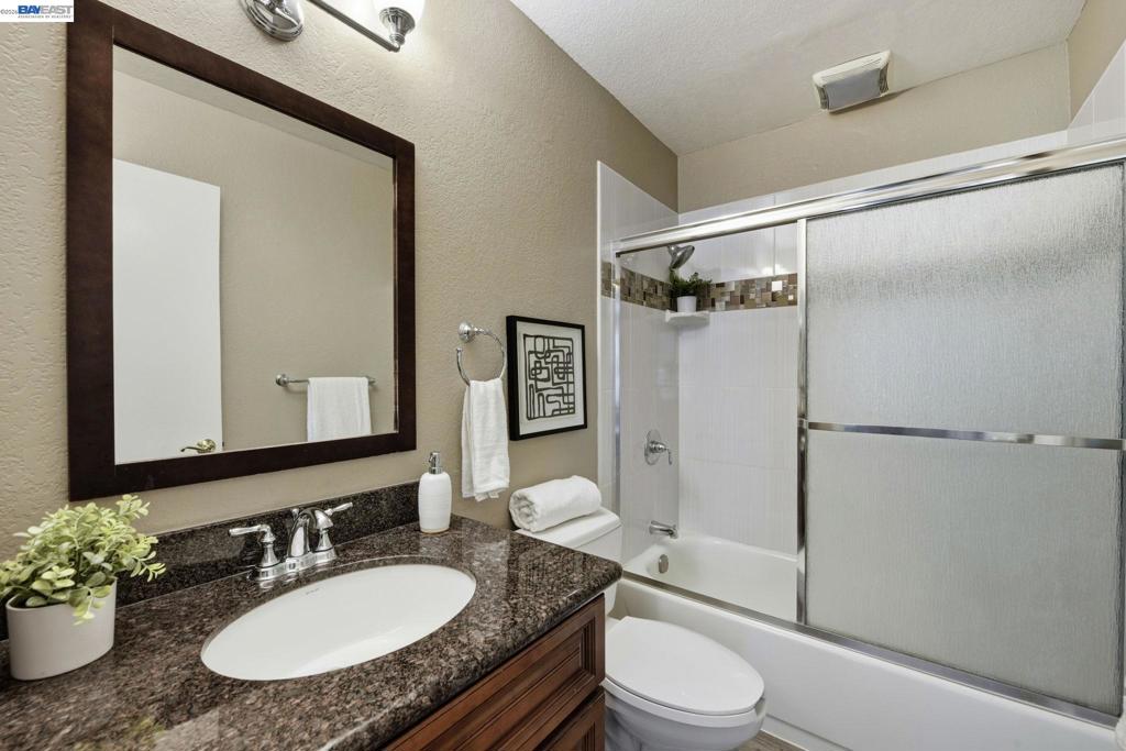 37200 Meadowbrook Cmn 203 Property Photo 24
