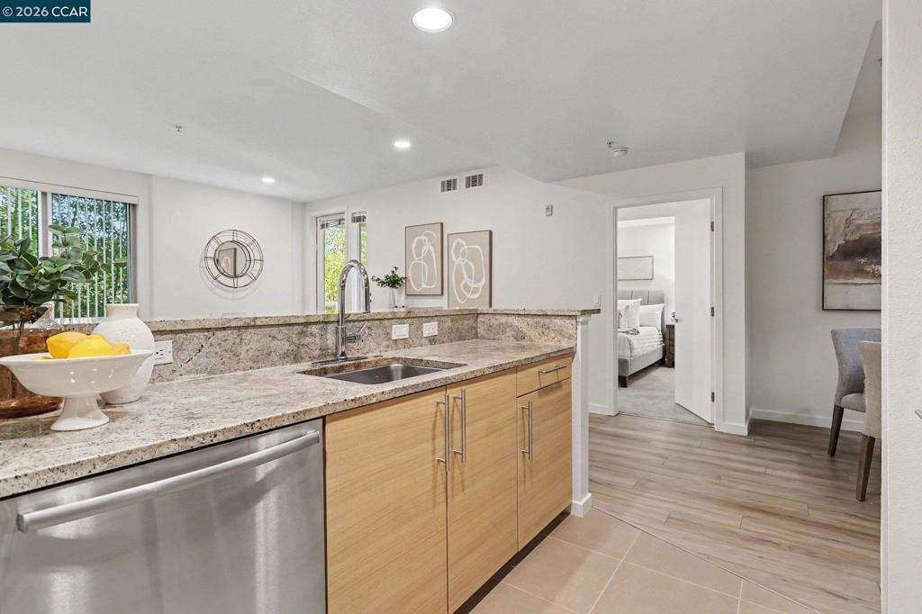 1655 N California Blvd. 242 Property Photo 11