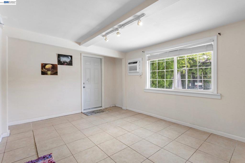 1691 Ashbury Dr Property Photo 23