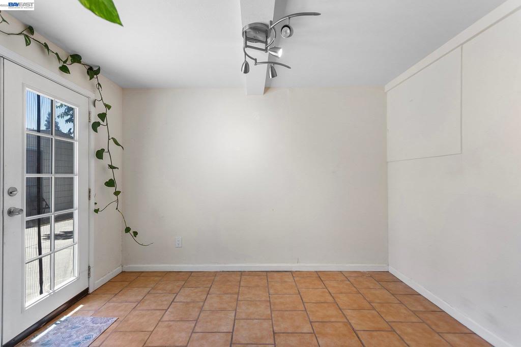 1691 Ashbury Dr Property Photo 24