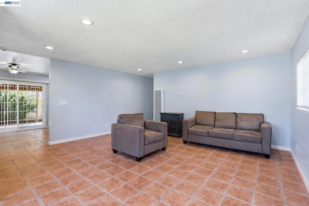 40 Gonzalez Dr Property Photo 8