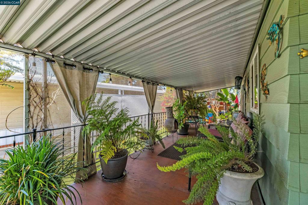 2368 Dalis Drive Property Photo 8