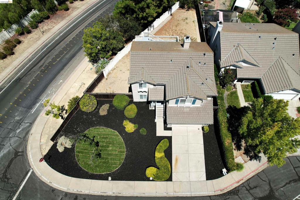 1000 Sandstone Ct Property Photo 4