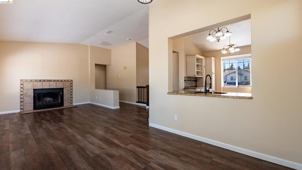 1000 Sandstone Ct Property Photo 10