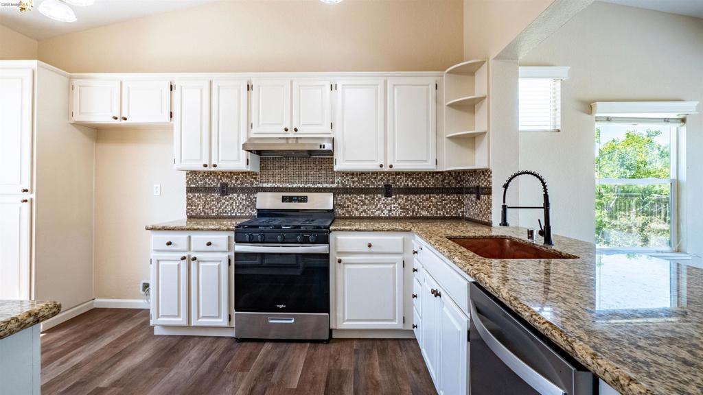 1000 Sandstone Ct Property Photo 11
