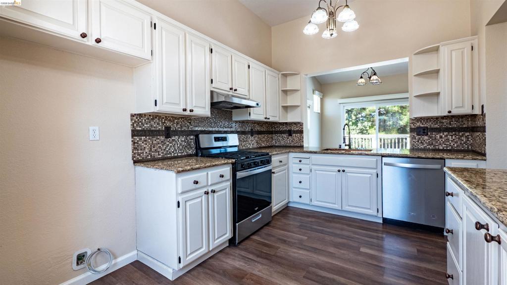 1000 Sandstone Ct Property Photo 12