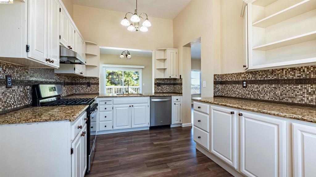 1000 Sandstone Ct Property Photo 13