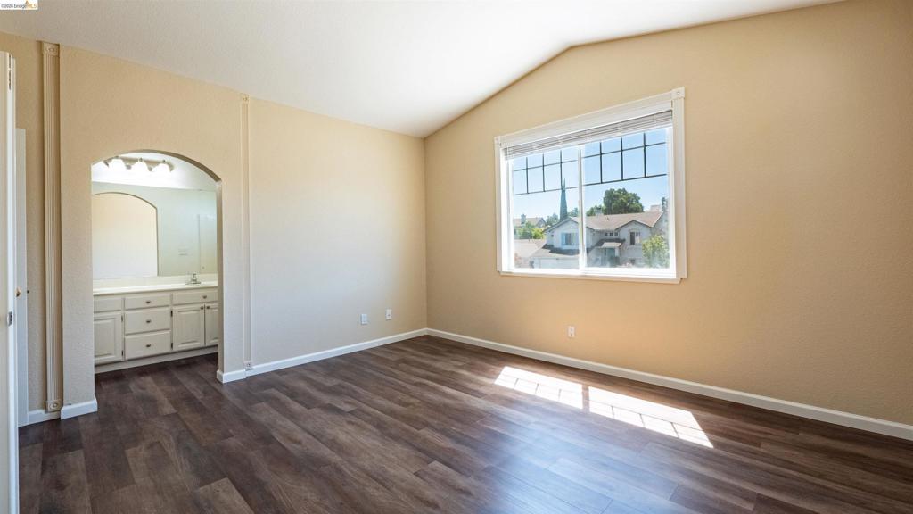 1000 Sandstone Ct Property Photo 16
