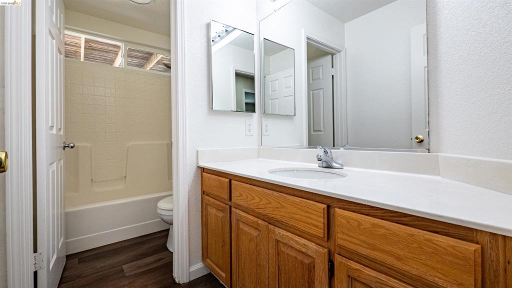 1000 Sandstone Ct Property Photo 28