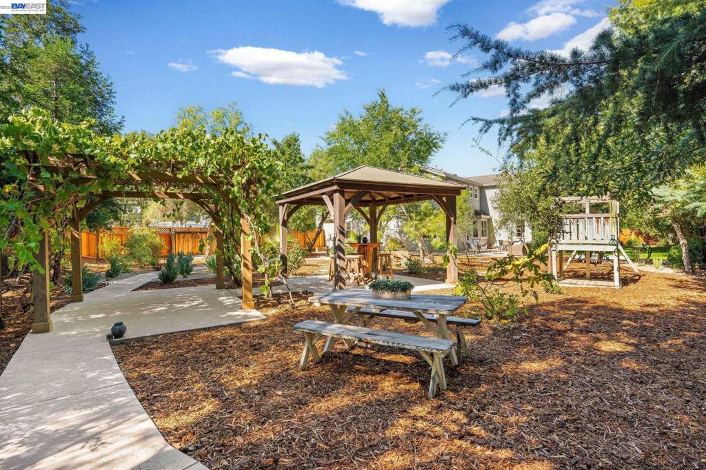 1330 Capri Ct Property Photo 77
