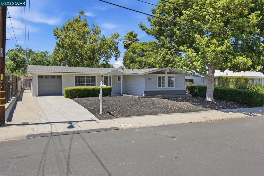 3025 Justin Way Property Photo 2
