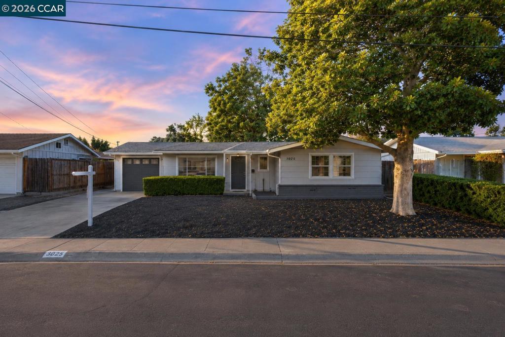 3025 Justin Way Property Photo 3
