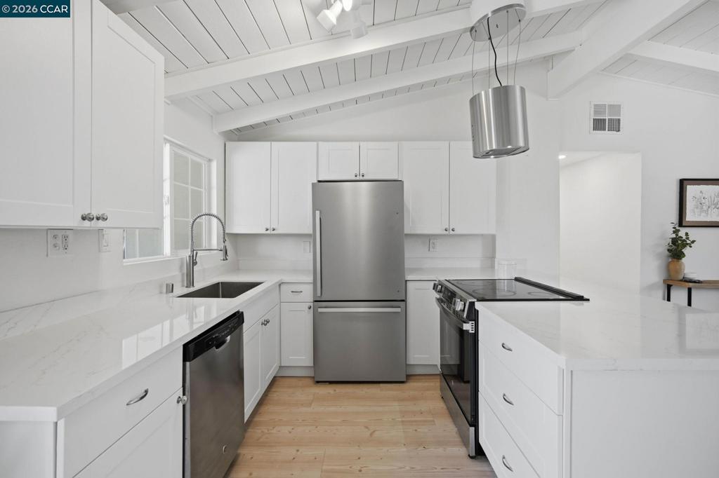 3025 Justin Way Property Photo 17