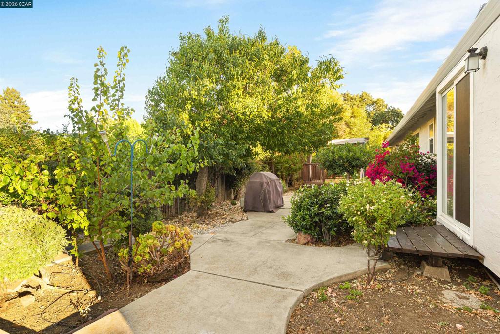 1694 Tammy Ln Property Photo 63