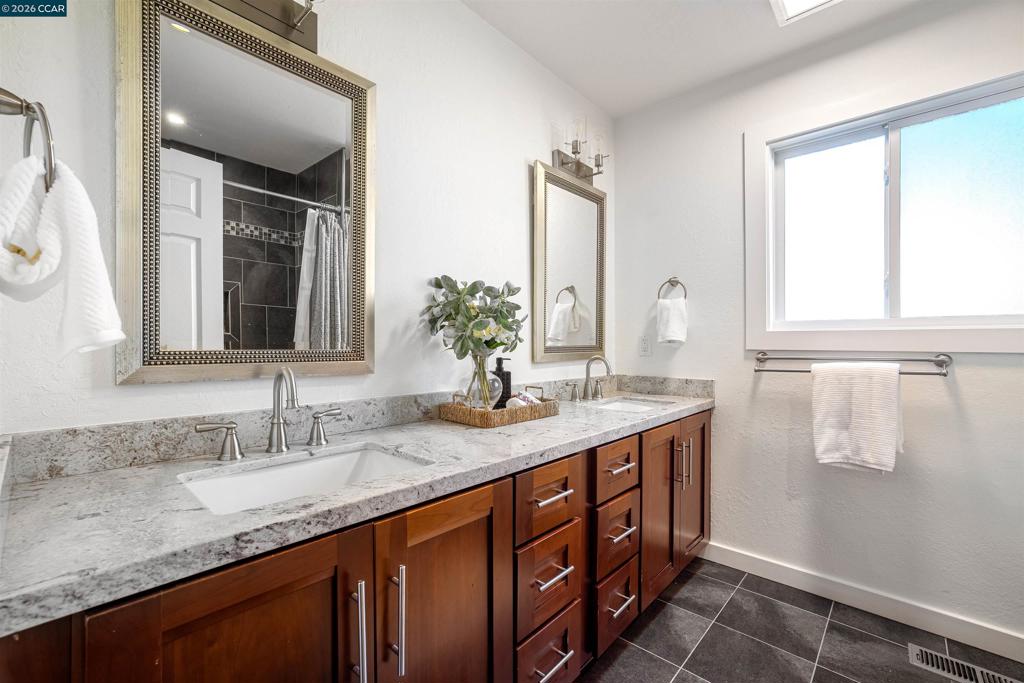 1541 Longford Ct Property Photo 17