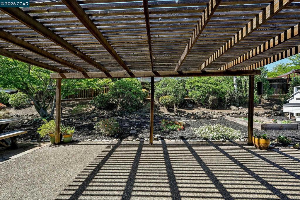 5706 Pepperridge Way Property Photo 31