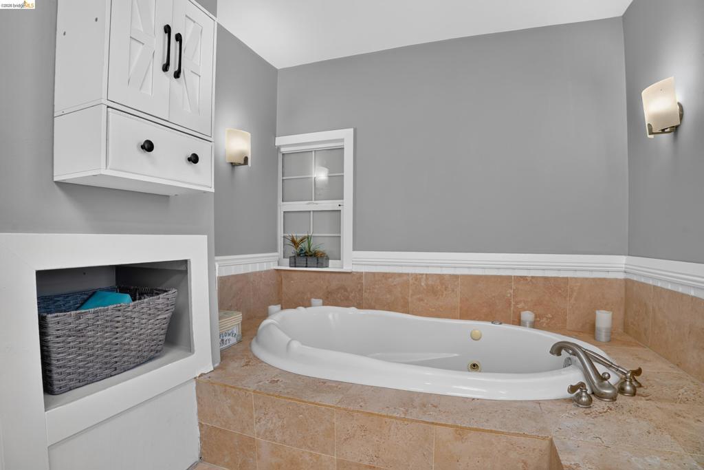 2717 Lobelia Ct Property Photo 23