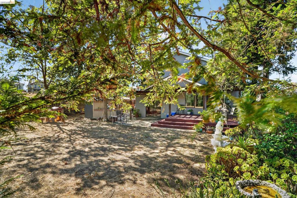 2717 Lobelia Ct Property Photo 48