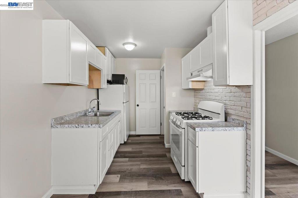 25684 Spring Dr Property Photo 16