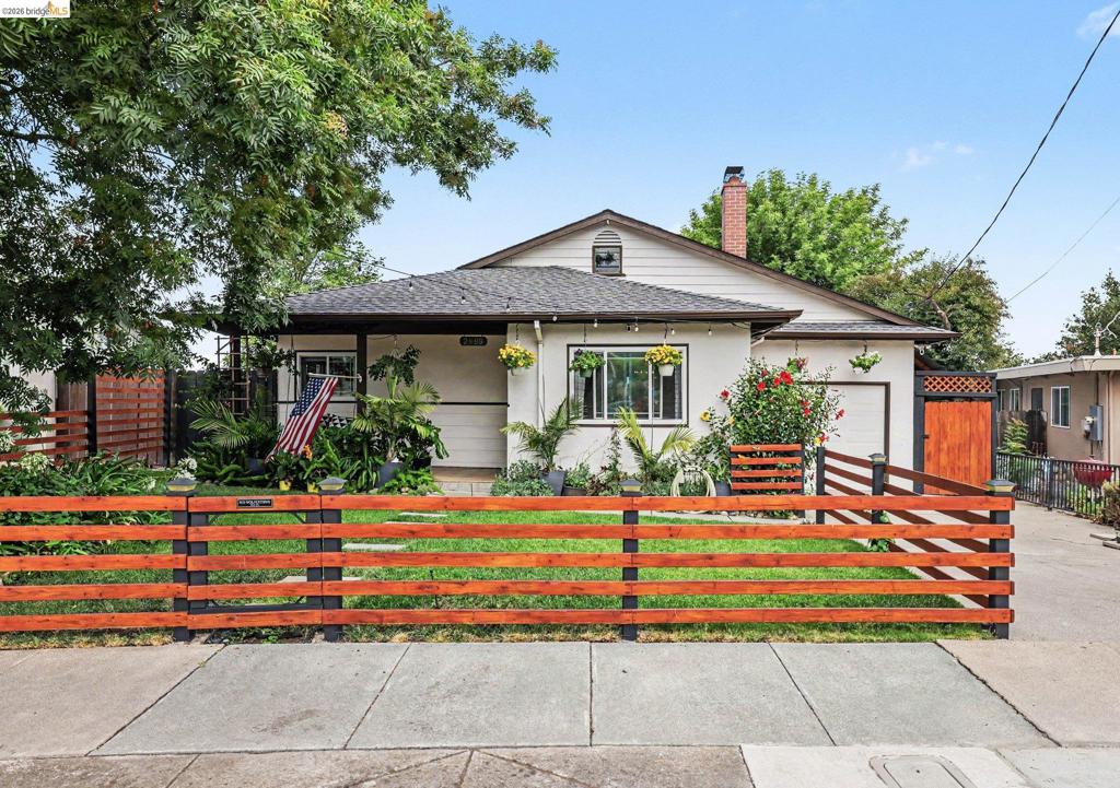 2889 Gillet Avenue Property Photo 1