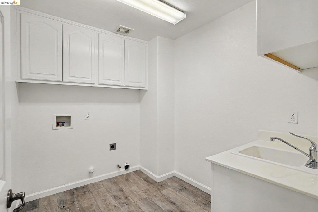 217 Sussex Property Photo 28