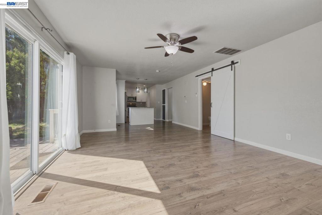 838 Spindrift Pl Property Photo 21