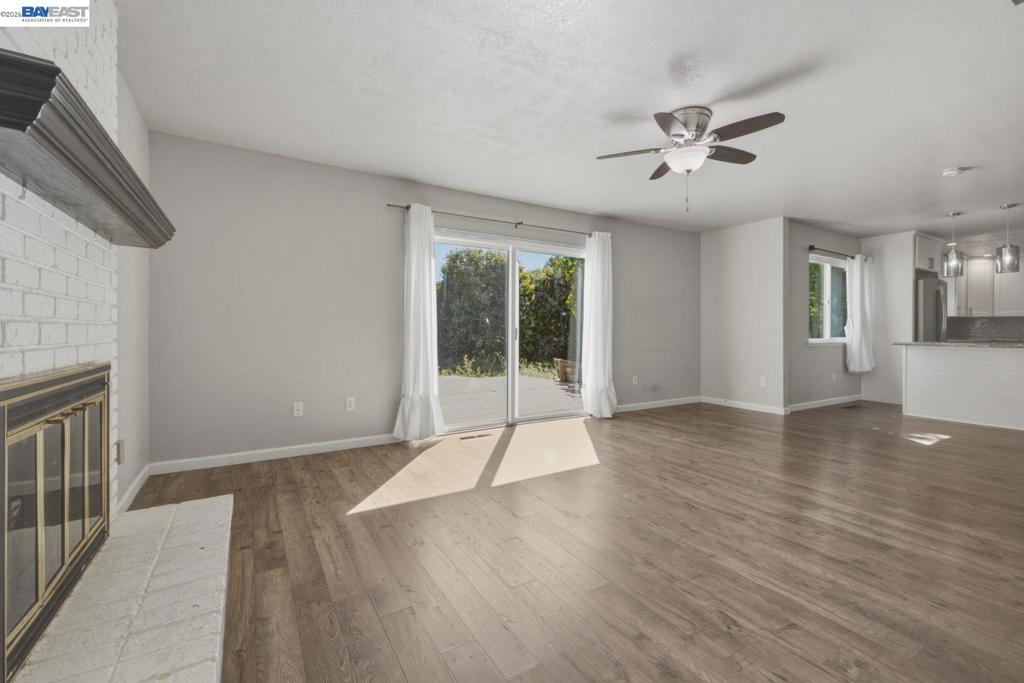 838 Spindrift Pl Property Photo 22