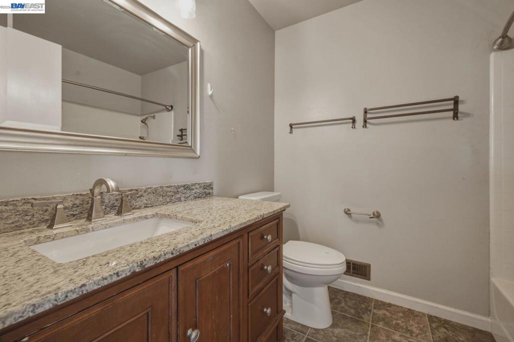 838 Spindrift Pl Property Photo 32