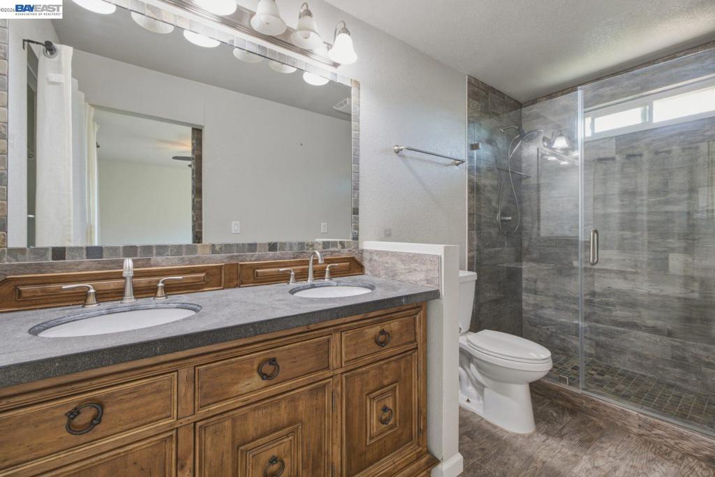 838 Spindrift Pl Property Photo 38